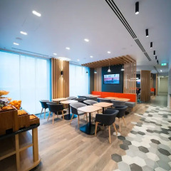 Гостиница Holiday Inn Express Moscow - Baumanskaya в Москве 1 отзыв об отеле, цены и фото номеров - забронировать гостиницу Holiday Inn Express Moscow - Baumanskaya онлайн Москва гостиничный бар