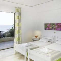 Отель Douka Seafront Residences комната для гостей фото 4