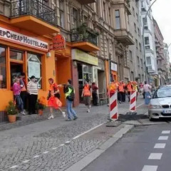 Отель Sleepcheaphostel Германия, Берлин - отзывы, цены и фото номеров - забронировать отель Sleepcheaphostel онлайн городской автобус