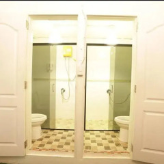 Tiger Lily Hostel Бангкок ванная фото 2
