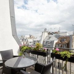 Апартаменты Apartments du Louvre - St-Honoré балкон
