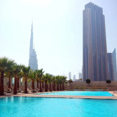 Отель Kennedy Towers Burj Daman бассейн