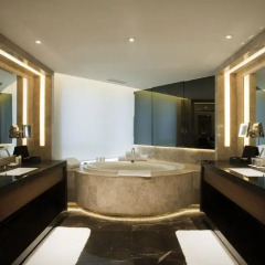 Million Dragon Hotel (Formerly Hotel Lan Kwai Fong Macau) ванная фото 2