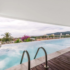 Отель Karon Sunset Sea View бассейн