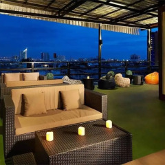 Отель Bangkok River Loka гостиничный бар