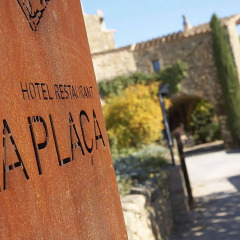 Hotel la Plaça de Madremanya парковка