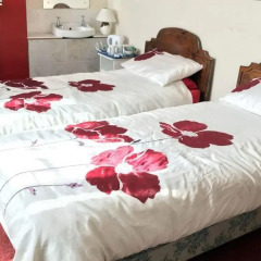 Assheton Arms Hotel