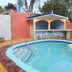 Отель Tropical Court Resort Near Montego Bay Airport бассейн фото 2