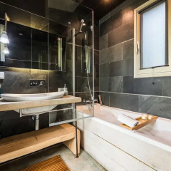 Отель Villa Borobil Heated Pool and Garden Испания, Сан-Себастьян - отзывы, цены и фото номеров - забронировать отель Villa Borobil Heated Pool and Garden онлайн ванная