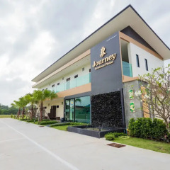 Отель Journey Residence Phuket парковка