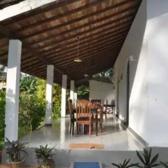 Отель Ikram's Holiday Bungalow балкон