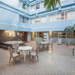 Отель Comfort Inn & Suites Downtown Edmonton гостиничный бар