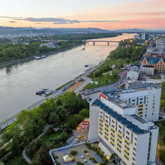 Danubius Hotel Helia Будапешт пляж