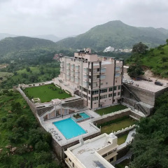 Отель The G Mount Valley Resort & Spa бассейн