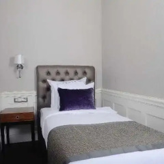 Meroddi Bagdatliyan Hotel сейф в номере