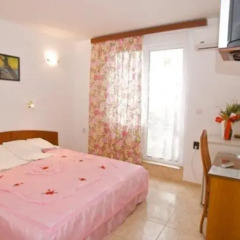 Family Hotel Orfei сейф в номере