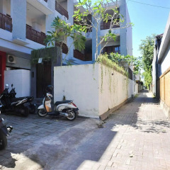 Отель Airy Seminyak Kerobokan Merta Agung Gang Boom Baba 5B Bali парковка