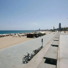 Отель Travelodge Barcelona Poblenou пляж