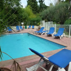 Апартаменты Residential Studio Swimming Pool бассейн