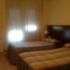 Отель Hostal San Froilan комната для гостей фото 5
