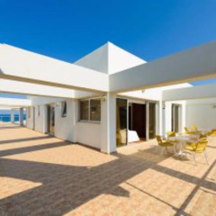 Апартаменты Mike & Lenos Tsoukkas Seaview Apartments парковка