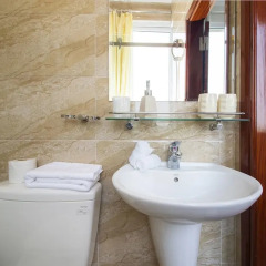 Апартаменты Duy Tan Apartment Building ванная