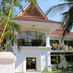 Antique Palm Hotel