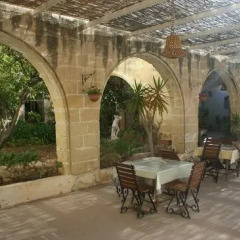 Imperial Hotel Слима