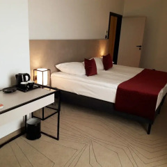 Отель Arche Hotel Krakowska Польша, Варшава - отзывы, цены и фото номеров - забронировать отель Arche Hotel Krakowska онлайн сейф в номере