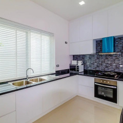 Отель Chalong Hill Tropical Garden Homes в номере