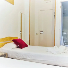 Отель La Palmera Hostal Барселона комната для гостей фото 4