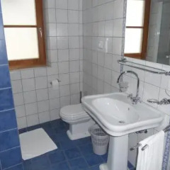 Hotel Garni Zum Hirschen Маллес-Веноста ванная