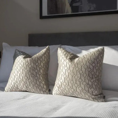 Отель Posh 2BR Westminster Suites by Sonder Великобритания, Лондон - отзывы, цены и фото номеров - забронировать отель Posh 2BR Westminster Suites by Sonder онлайн сейф в номере