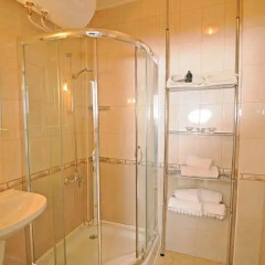 Отель Nadin Apartment Болгария, София - отзывы, цены и фото номеров - забронировать отель Nadin Apartment онлайн ванная