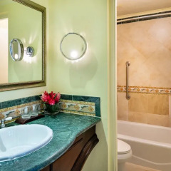 Отель Jewel Dunn's River Beach Resort & Spa, Curio Collection by Hilton ванная фото 2