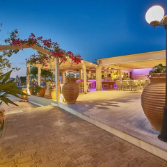 Отель Golden Bay развлечения