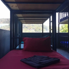 Hidden Cliff Hostel Ланта комната для гостей
