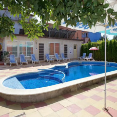 Peshev Family Hotel Nesebar бассейн