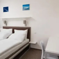 Отель SKY Hotel Prague Чехия, Прага - отзывы, цены и фото номеров - забронировать отель SKY Hotel Prague онлайн комната для гостей фото 5