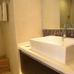 Апартаменты Lasony Serviced Apartment ванная фото 2
