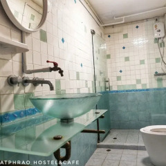 Отель Nakhon Latphrao Hostel Таиланд, Бангкок - отзывы, цены и фото номеров - забронировать отель Nakhon Latphrao Hostel онлайн бассейн