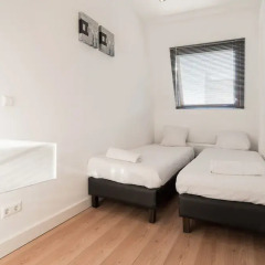 Отель CityCondos Amsterdam with Canal view Нидерланды, Амстердам - отзывы, цены и фото номеров - забронировать отель CityCondos Amsterdam with Canal view онлайн комната для гостей фото 4