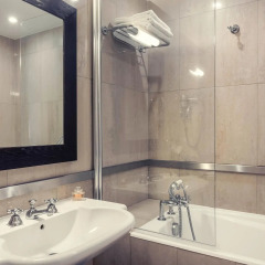 Отель Mercure Paris Saint Lazare Monceau ванная