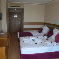 Drita Hotel сейф в номере