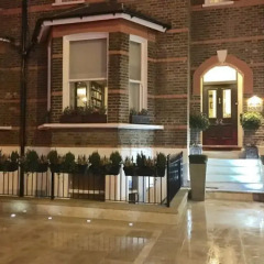 Апартаменты Aviva Studio Apartments Лондон гостиничный бар
