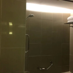 Отель Marco Polo Plaza Cebu Филиппины, Лапу-Лапу - отзывы, цены и фото номеров - забронировать отель Marco Polo Plaza Cebu онлайн ванная