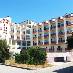 Hotel Side Best House парковка