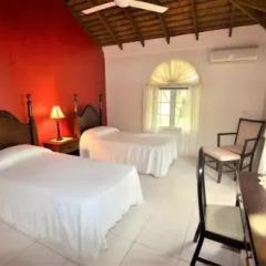Отель Thomas House Nine Bedroom Villa комната для гостей