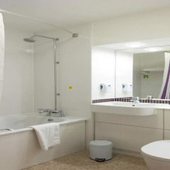 Отель Premier Inn Glasgow - Cumbernauld ванная