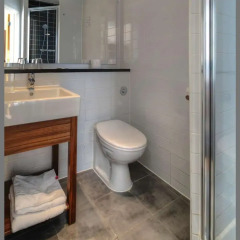 Отель Comfort Inn St Pancras - Kings Cross Великобритания, Лондон - отзывы, цены и фото номеров - забронировать отель Comfort Inn St Pancras - Kings Cross онлайн ванная фото 2